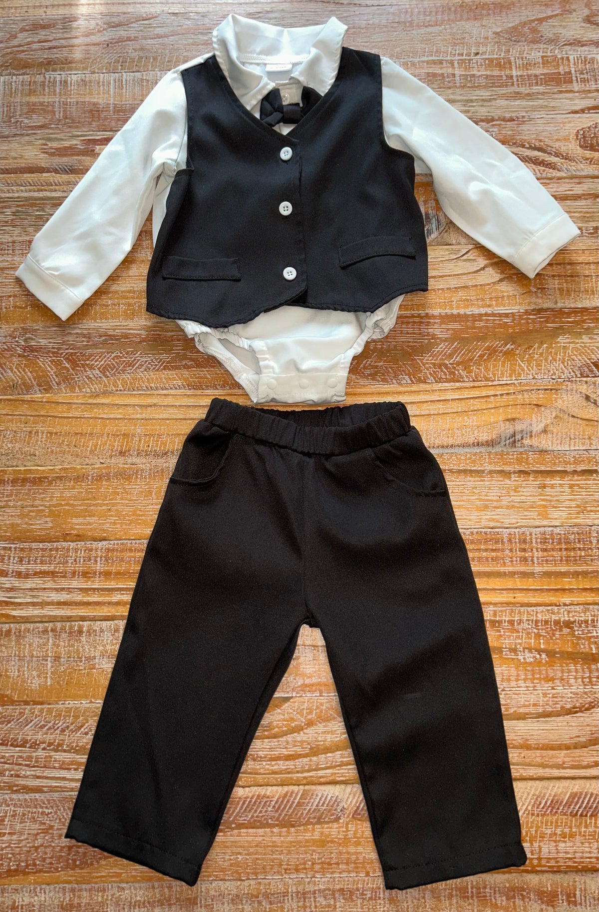 #4 Amazon Black and White Tuxedo Baby Suit Set Boys 6-12 months