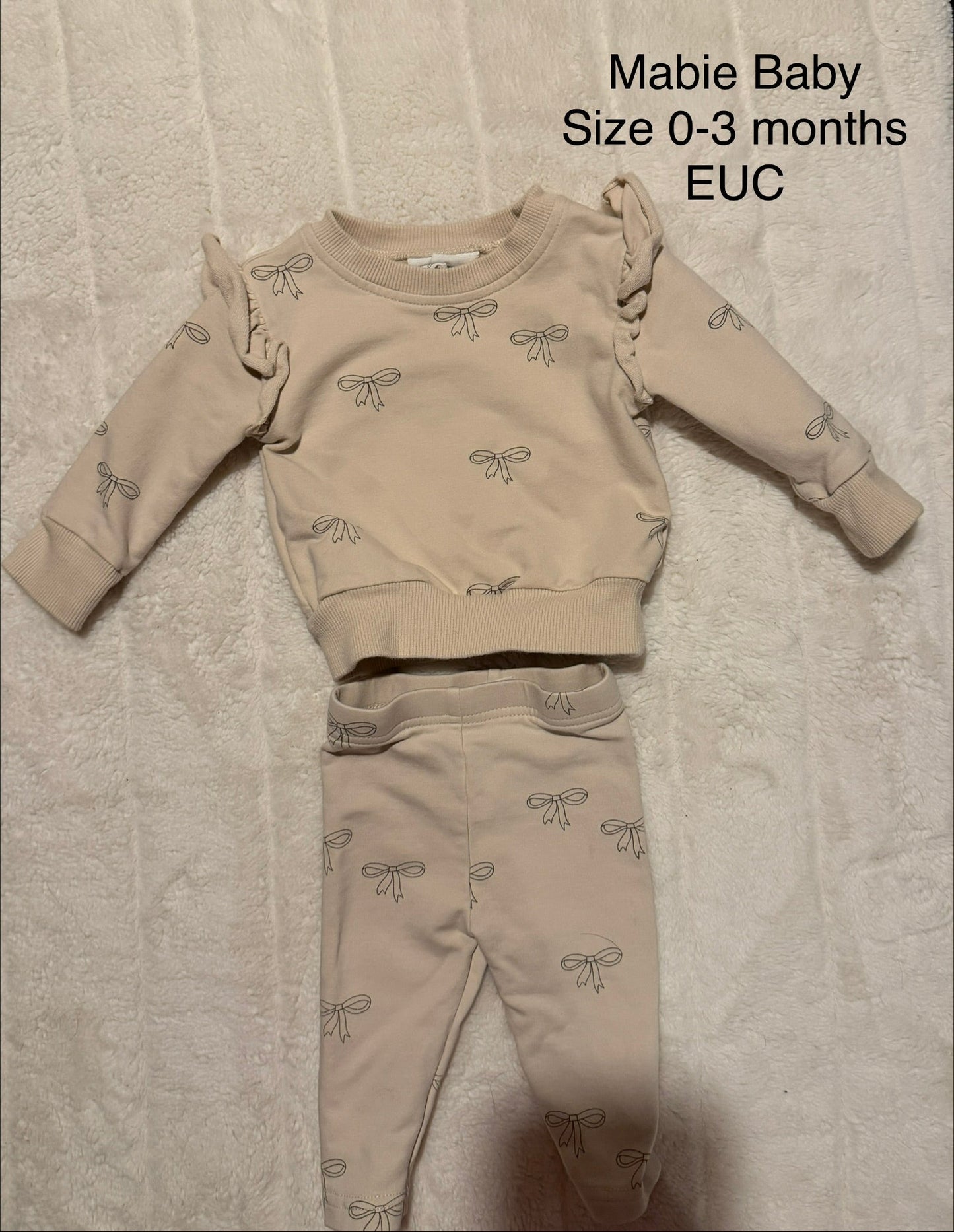 #56 REDUCED Mabie Baby set baby girl size 0-3 months