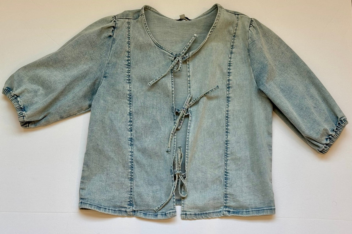 #82 Wishlist Apparel Denim Tie Front Blouse Size M