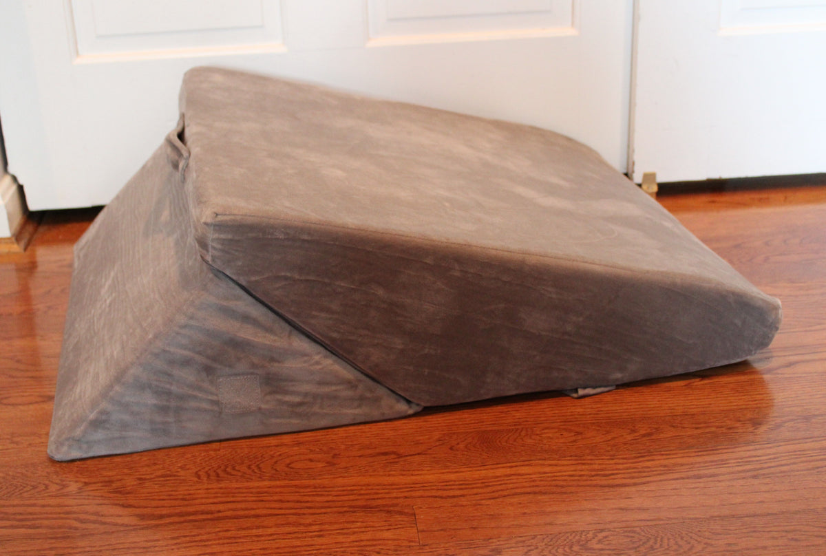 #168 Wedge pillow
