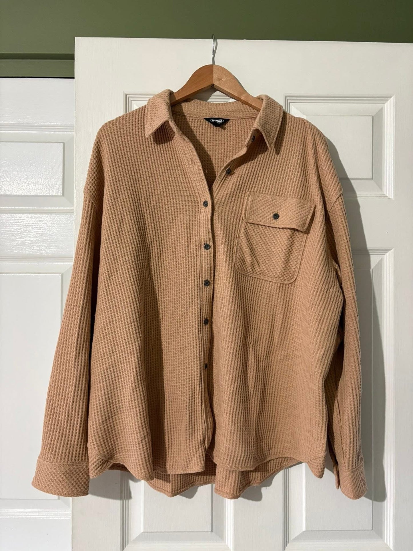 #33 Women’s Large Waffle Button-Down