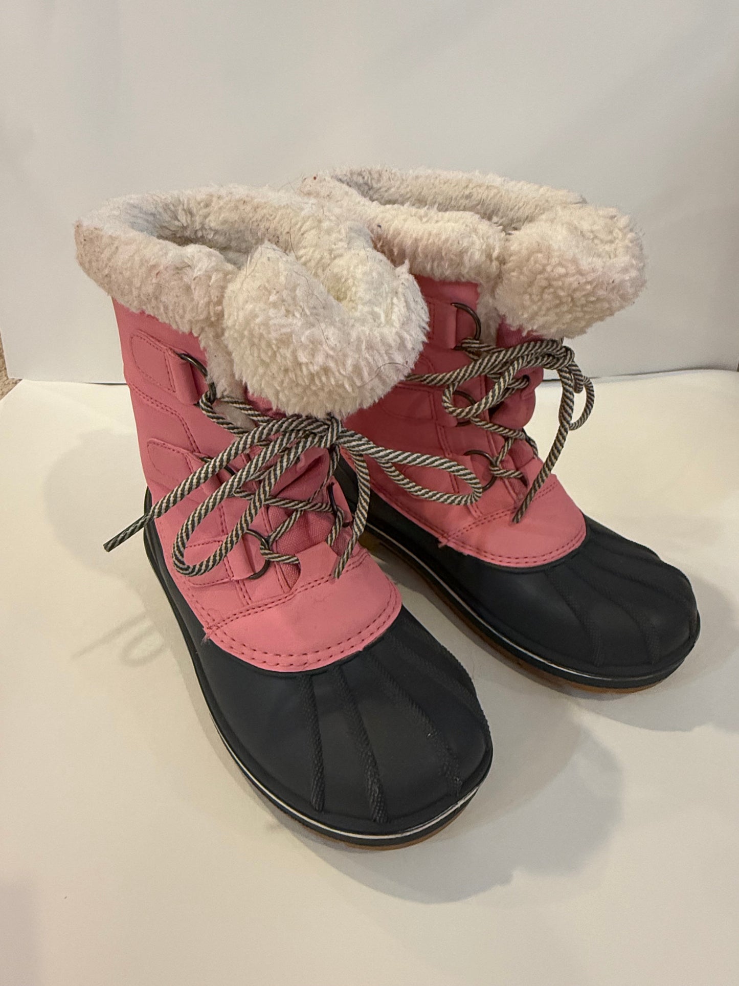 Reduced Seller #142 Girls Cat & Jack Snow Boots-size 3