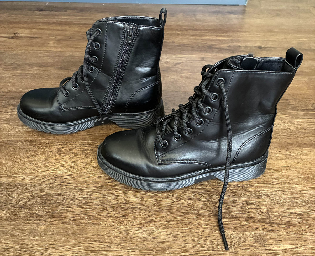 #126 Black Combat Boots Girls 2