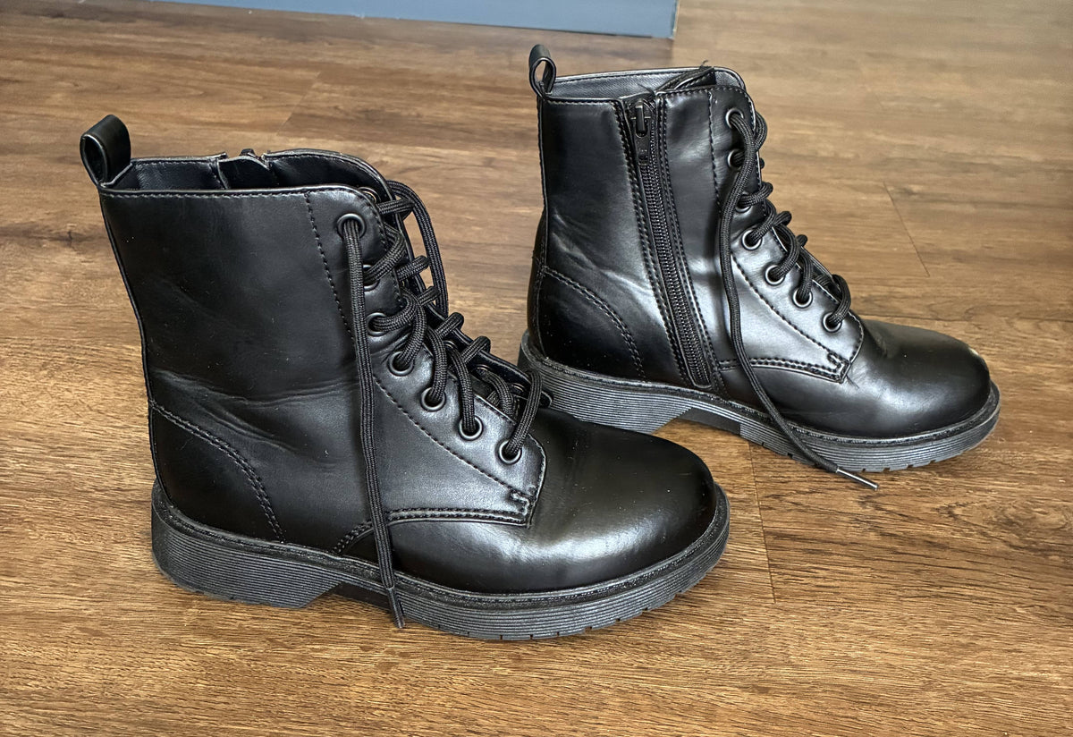 #126 Black Combat Boots Girls 2