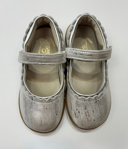 Seller 189 Girls Size 10 (Run Small) Silver Metallic Leather Mary Janes EUC