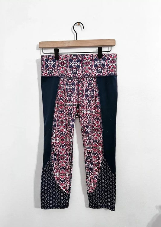 #111 Athleta Chatarunga Floral Pink/Red & Navy Cropped Legging Medium Activewear