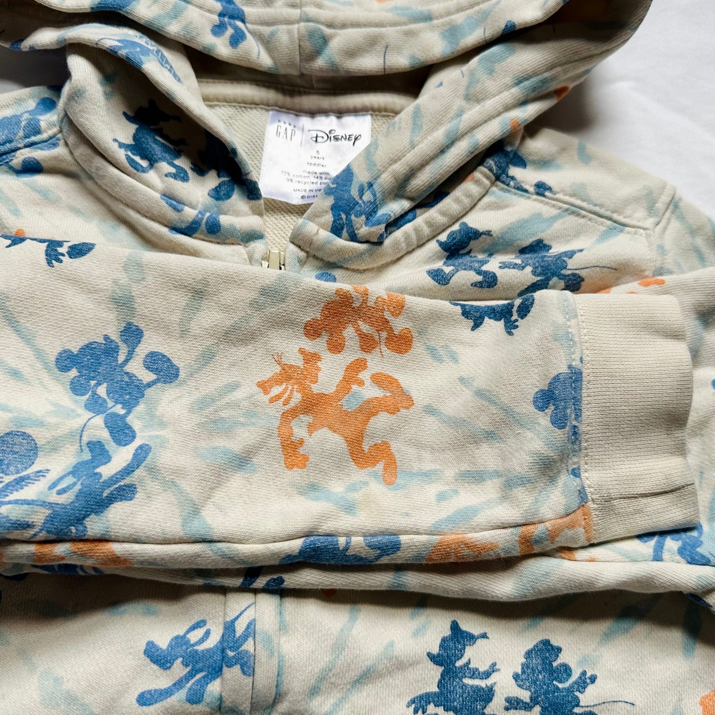 #56 BabyGap Disney sweatshirt girls 5 VGUC