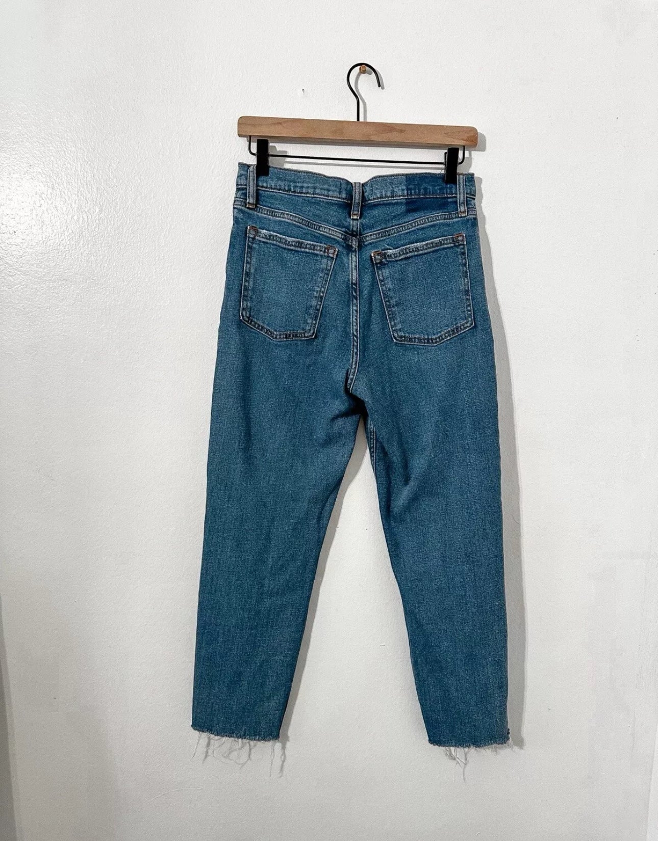 #111 Abercrombie & Fitch The Mom High Raise Jean Button Frayed Blue Jeans Size 28