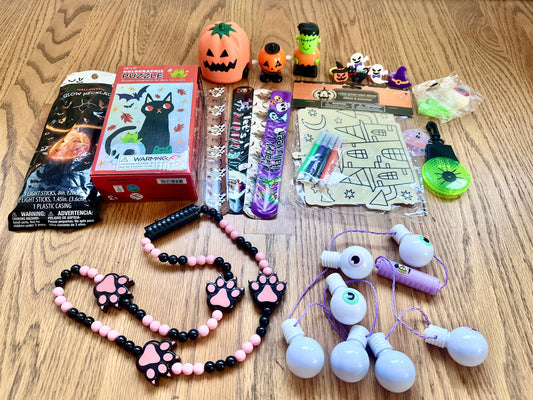 #198- Halloween Goodies for Prizes or Baskets!!