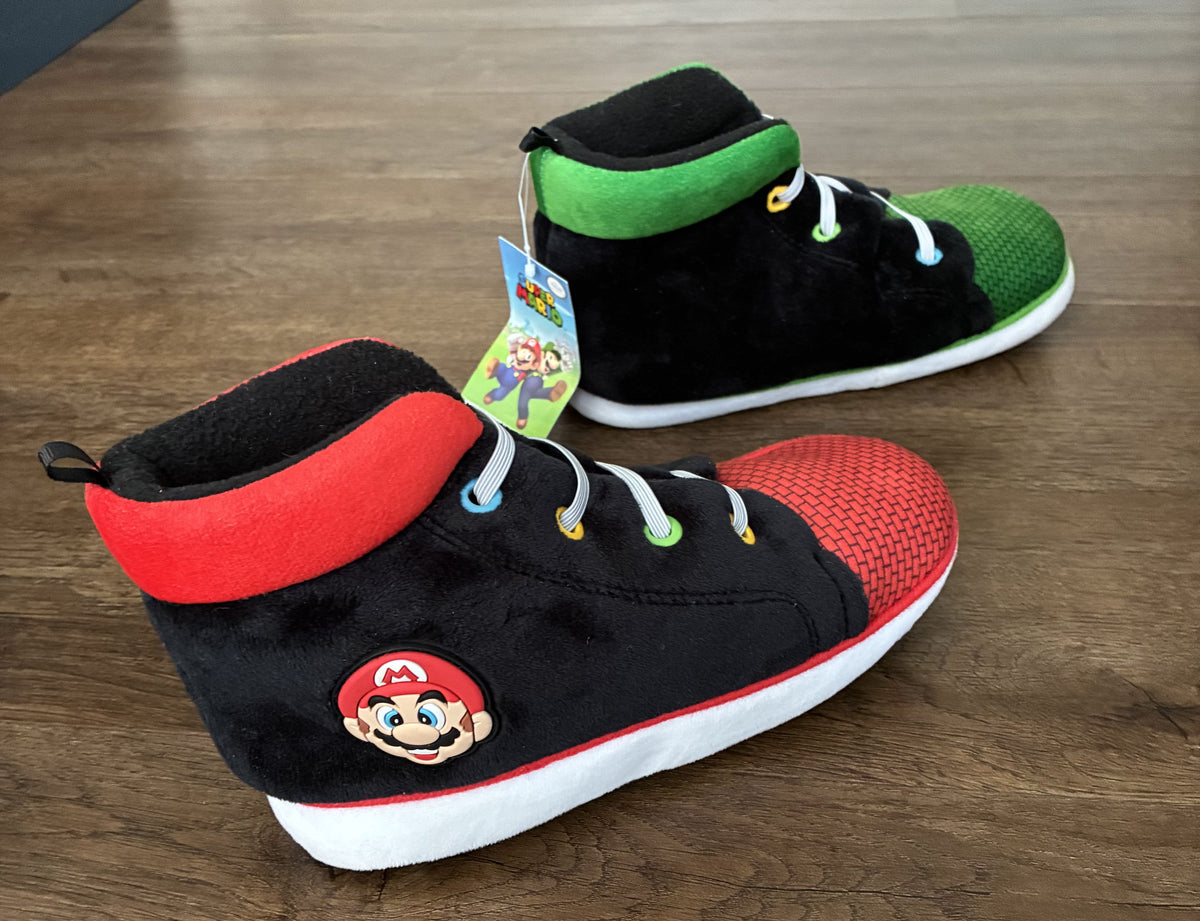 #126 NWT Super Mario & Luigi Slippers Boys 2/3