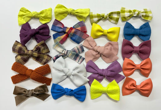 Seller 189 Girls Little Poppy Co. LPC Bow Lot (20 bows)