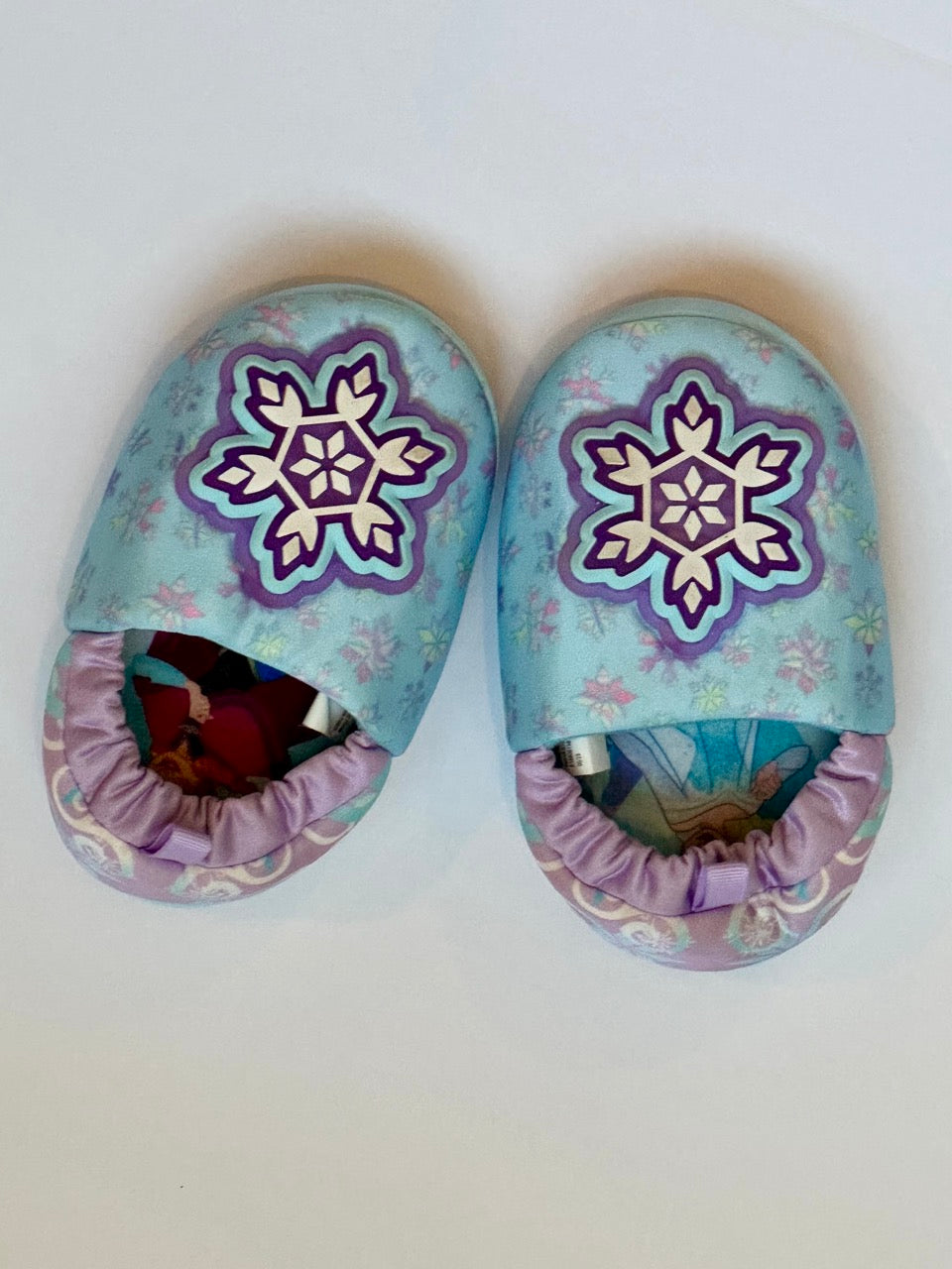 #82 Frozen Light-Up Slippers Toddler Size 5/6