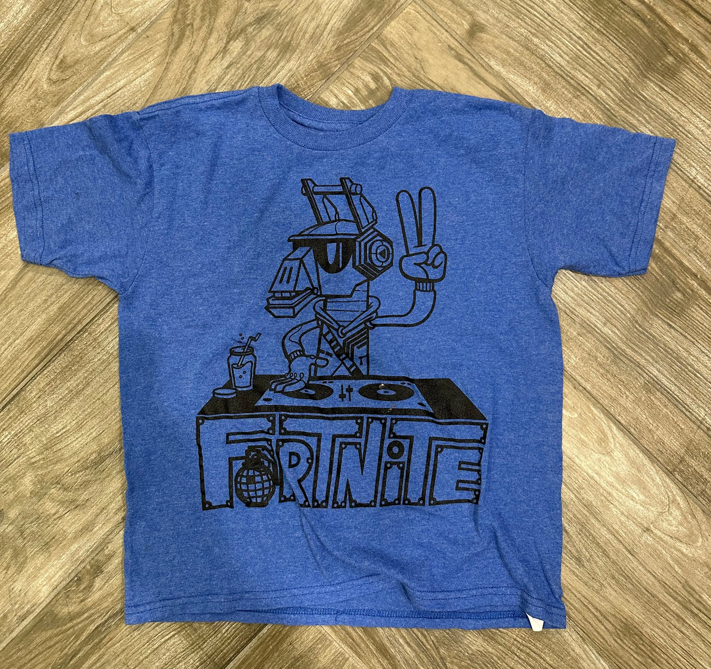 Sz M Fortnite T-shirt