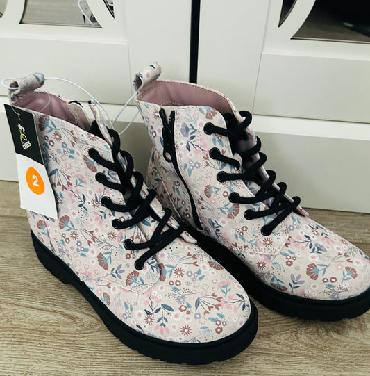#15 *Reduced* Art Class 2Y Floral Boots NWT