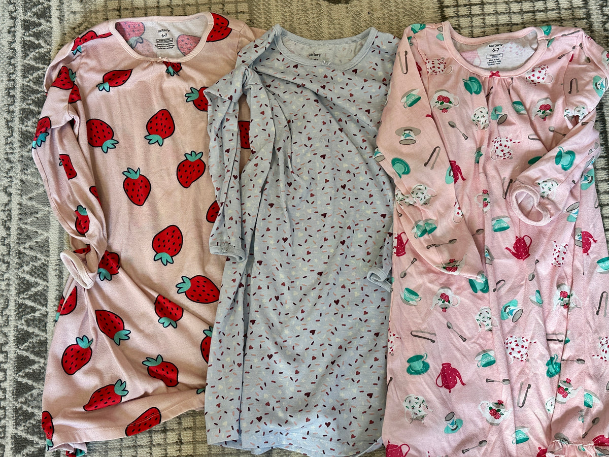 #48 Carters Nightgown Bundle Size 6/7