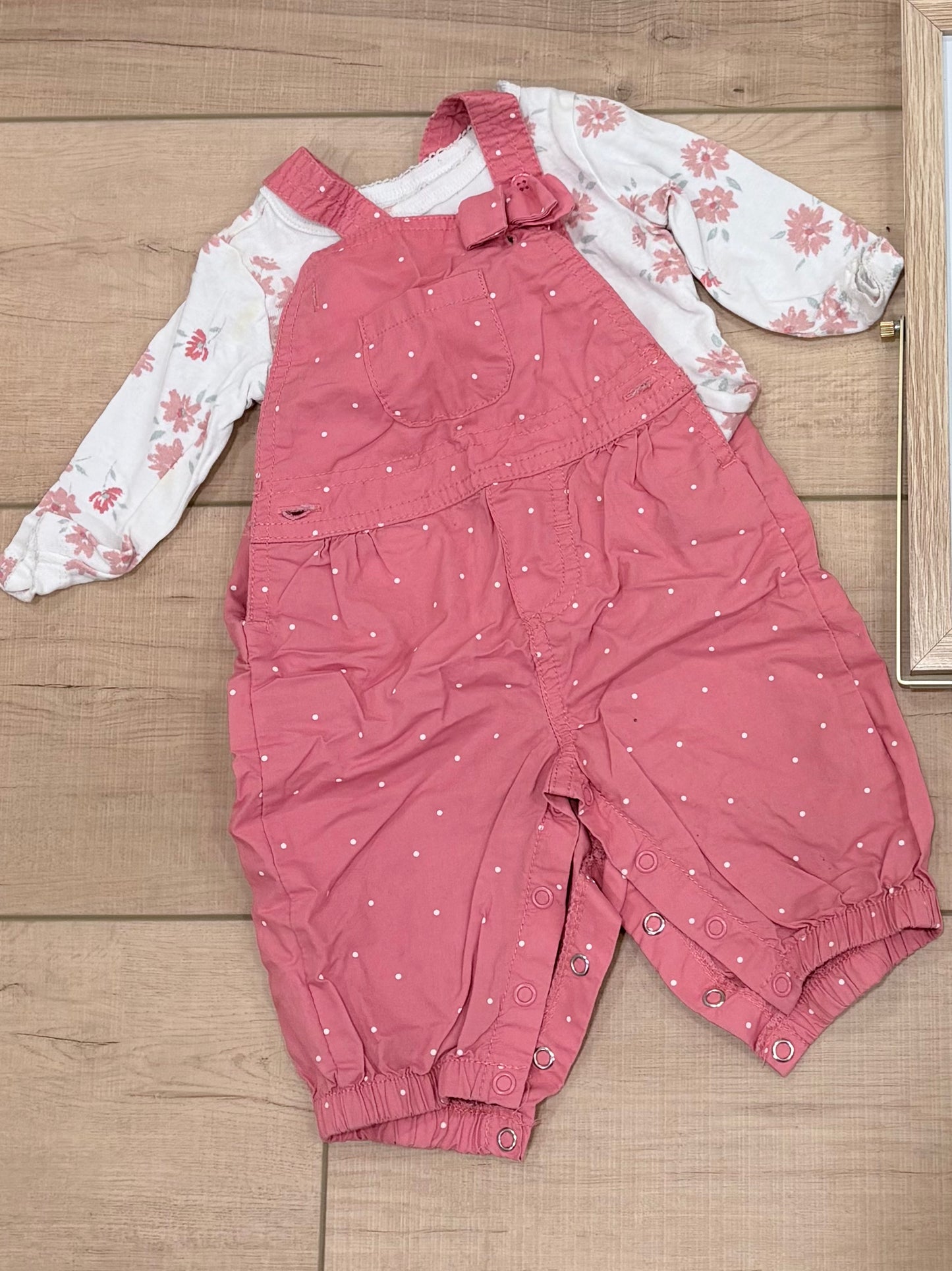 #37 0-3M Girls Polka Dot Overalls and Matching Floral Shirt - see description