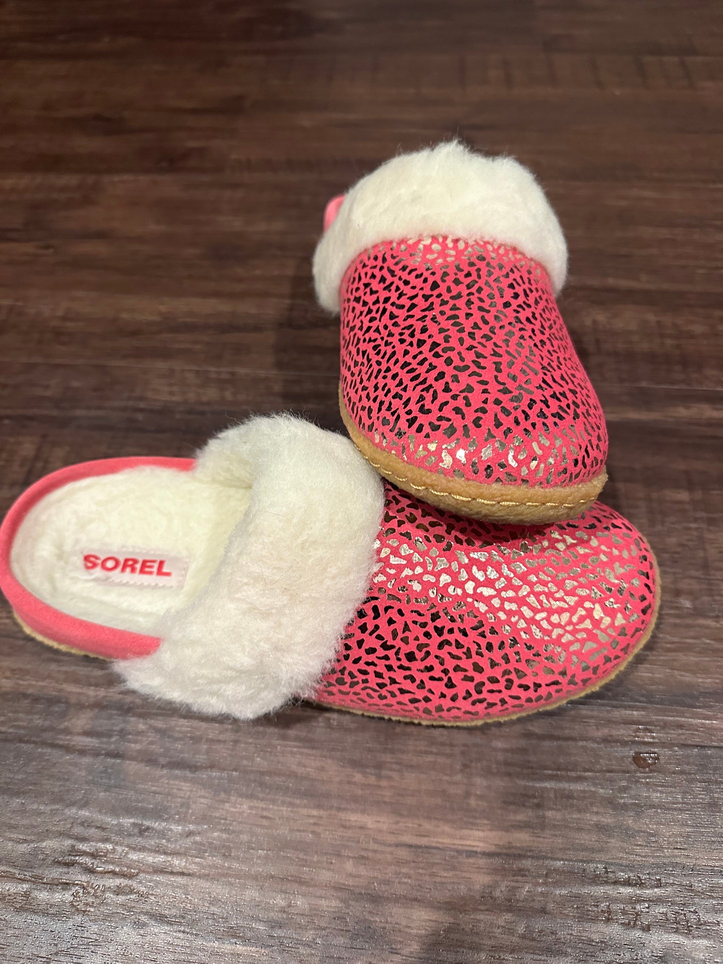 #81b Sorel Youth Nakiska Slide II slippers size 5 girls- new no box