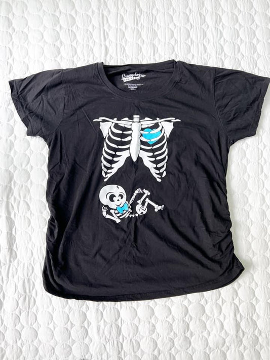 XXL pregnant skeleton shirt with side rouching. EUC (worn once).