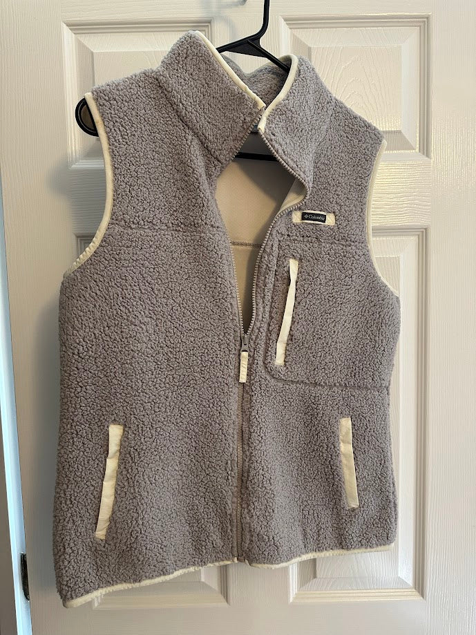 Seller #38 Columbia Women's Medium Gray Vest