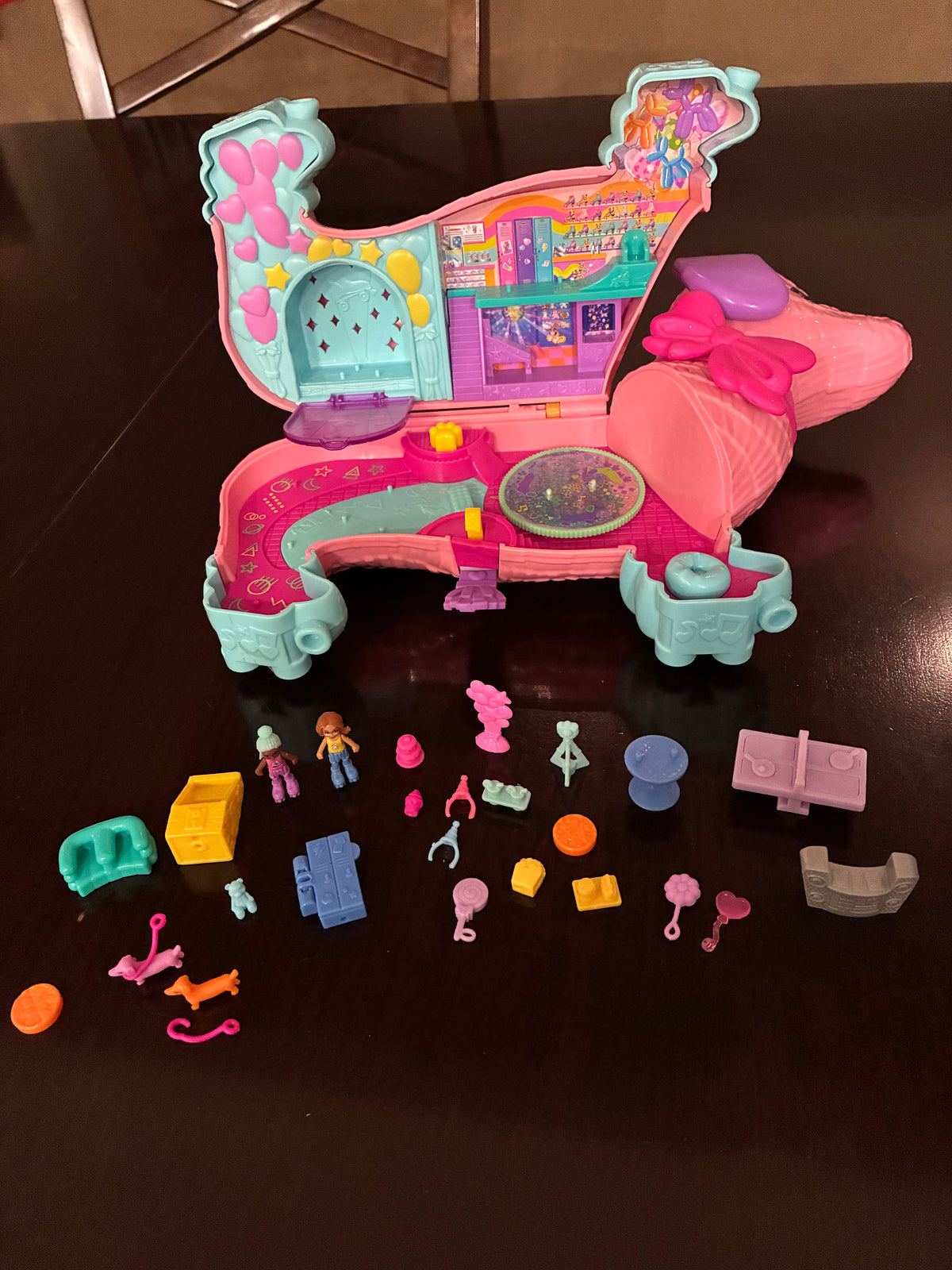#126 Polly Pocket Puppy Party Playset