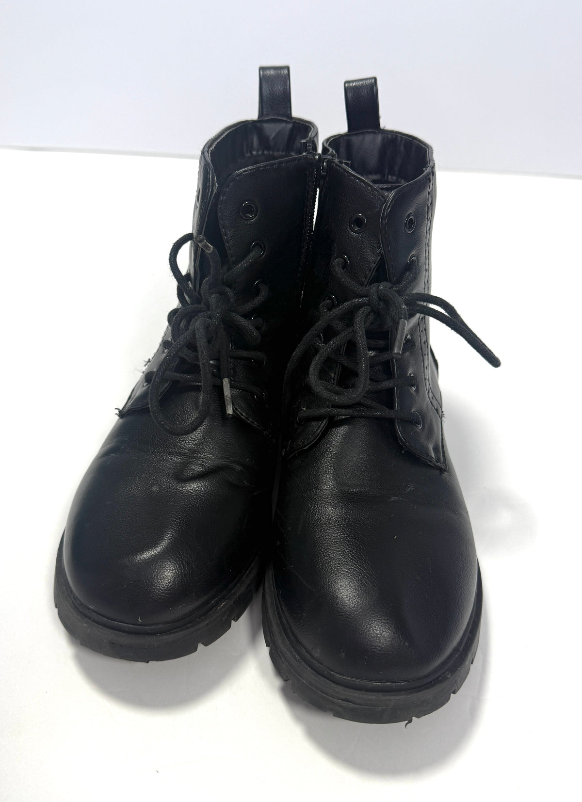 155 Girls Size 2 Black boots VGUC
