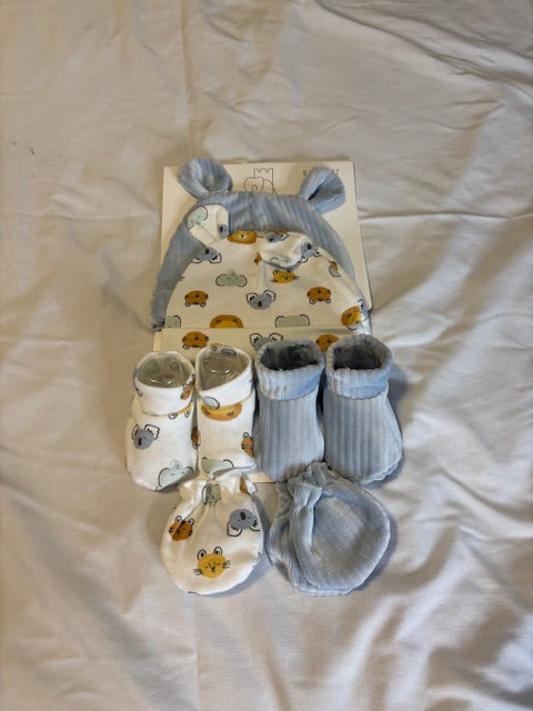 #210: Hat, Mittens, Socks Set- BRAND NEW