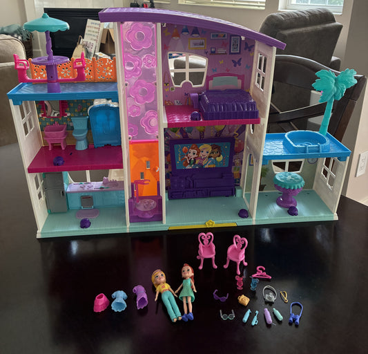 #126 Polly Pocket Poppin' Party Pad Playset