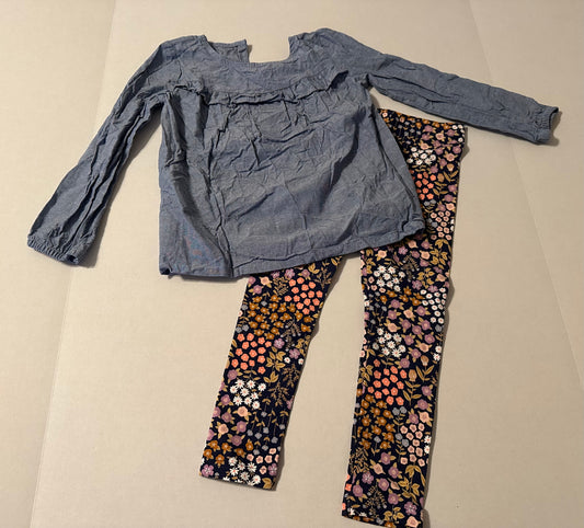 #160 Girls size 5 Carters 2 piece outfit - never worn, just wrinkly from storage