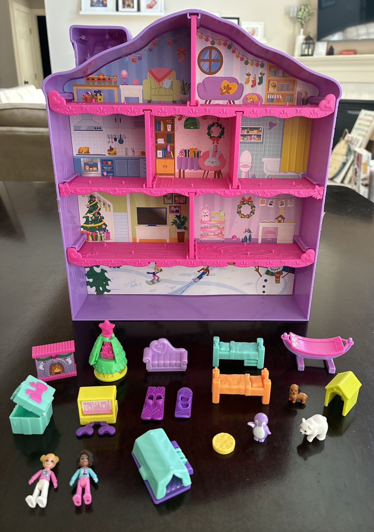 #126 Polly Pocket Winter House Playset