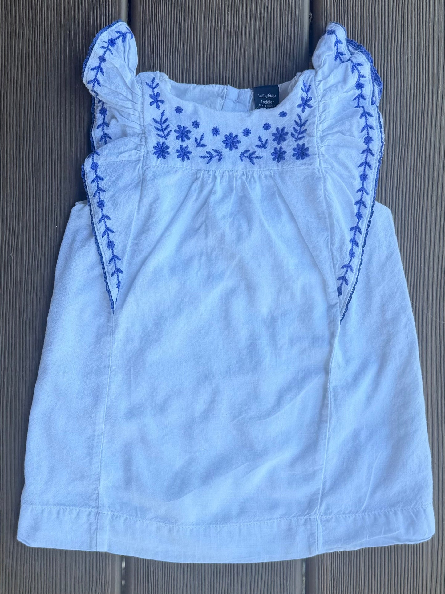 #28 REDUCED Baby Gap Girl Emboidered White Flutter Sleeve Tank Size 12-18 m