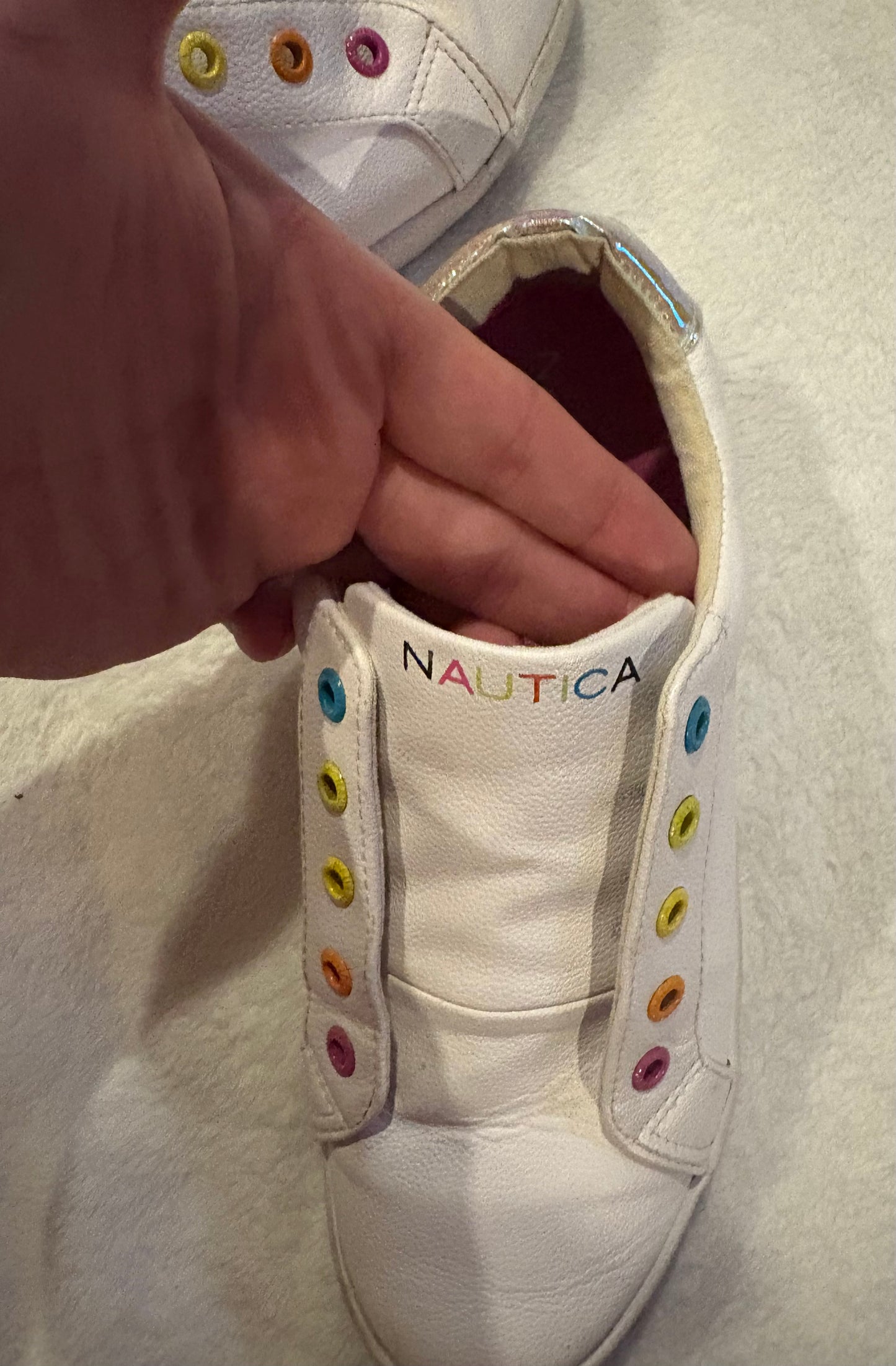 Seller # 80 - Girls size 4 white Nautica leather-like white shoes