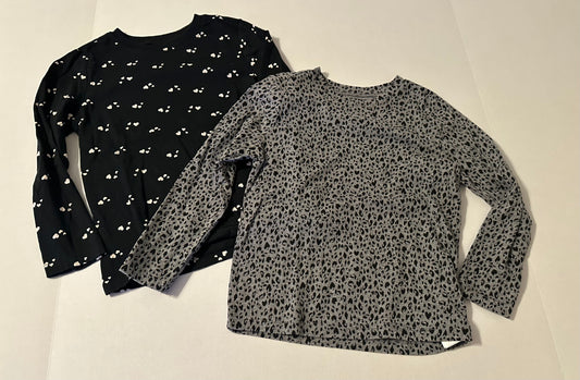 #160 Girls 5T set of 2 long sleeve Old Navy t-shirts