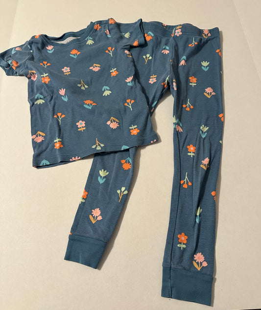 #160 Girls 5T Old Navy pjs