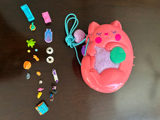 #126 Polly Pocket Starring Shani Cuddly Cat Purse Compact Playset