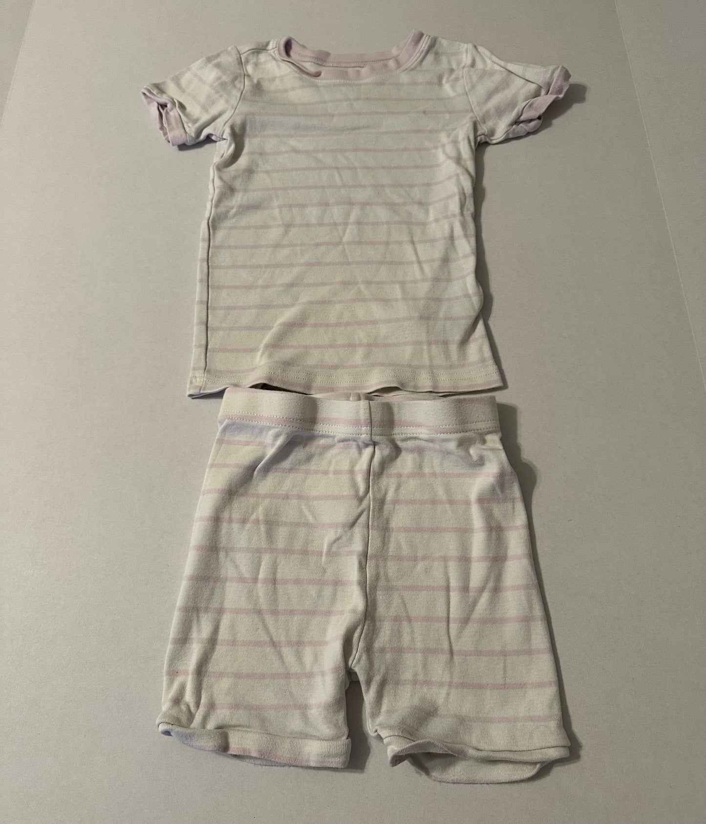 #160 Girls 5T Old Navy pjs