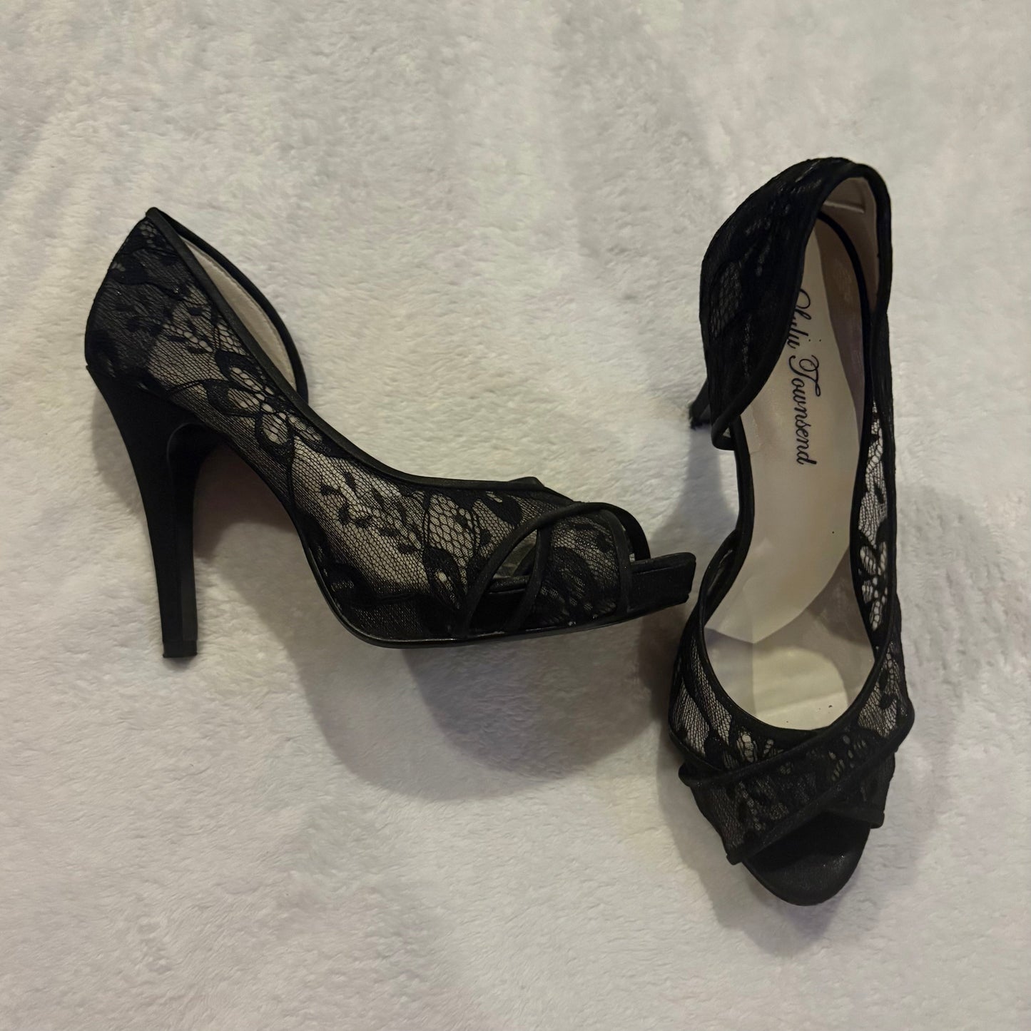 Seller # 80 - Women's shoes size 8.5 Lulu Townsend lace pumps *Reduced*