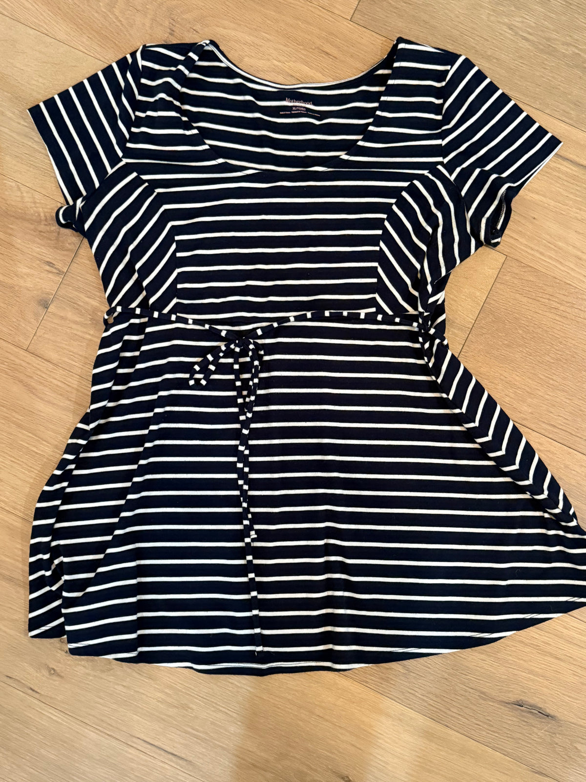 #21 • Maternity • Motherhood Maternity • XL • VGUC