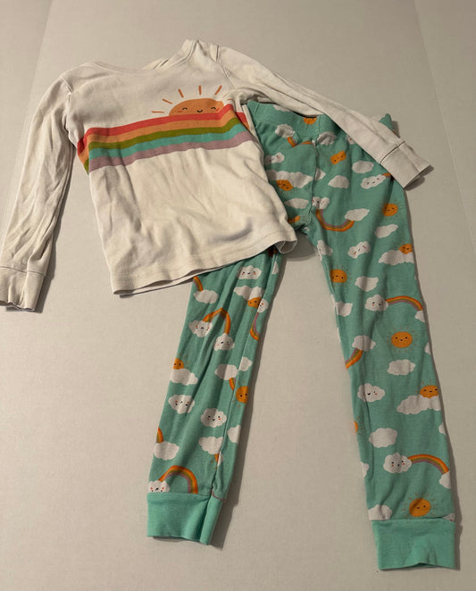 #160 Girls 5T Old Navy pjs