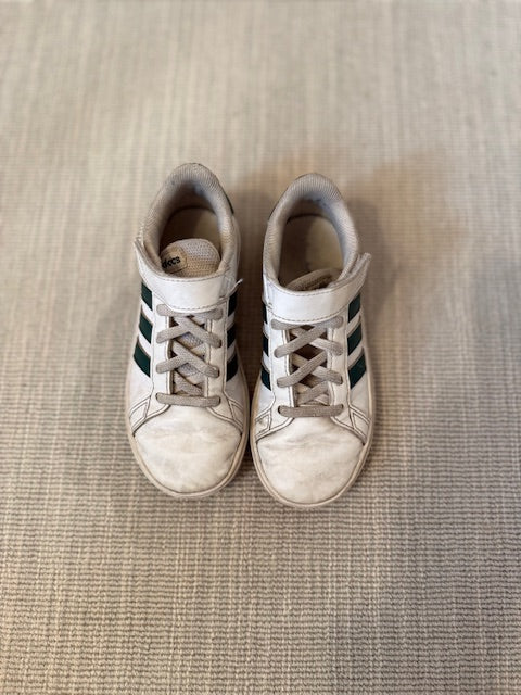 Seller #97 Adidas Stan Smith White with Green Stripe Gym Shoes Boy's Size 12.5