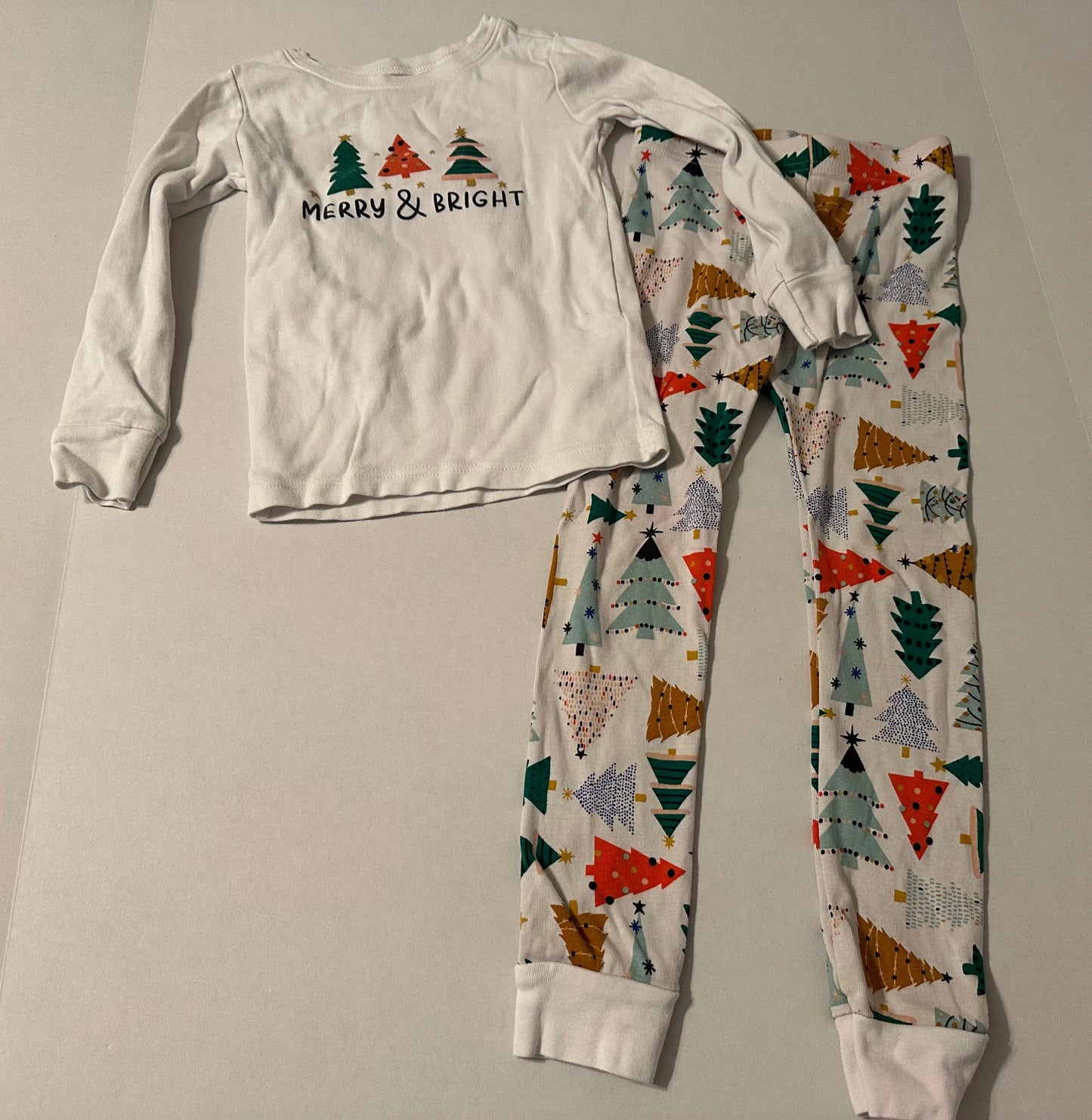 #160 Girls / unisex 5T Old Navy Christmas pjs
