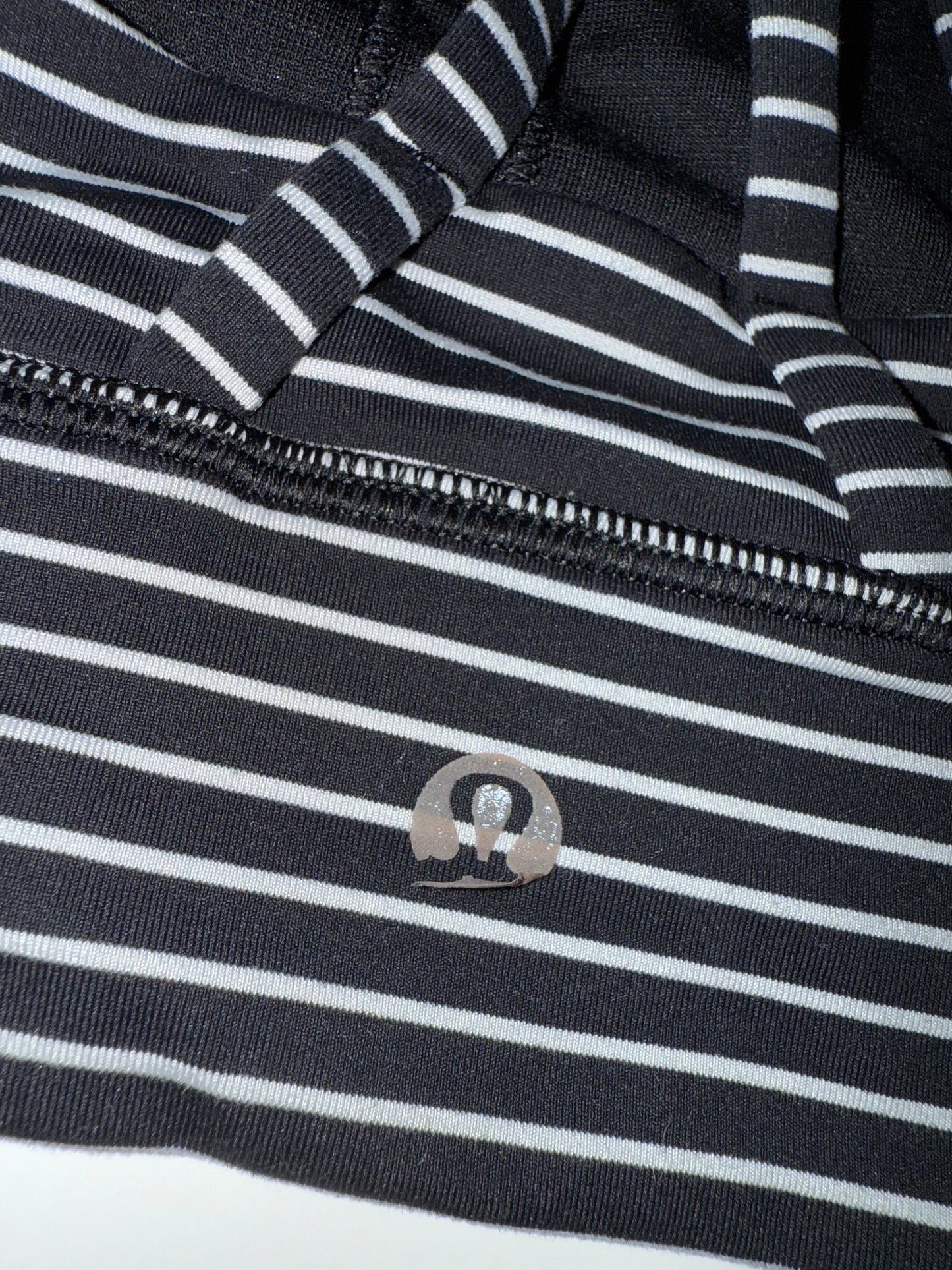 Seller 106: *Reduced* Womens 6 Lululemon Sports Bra