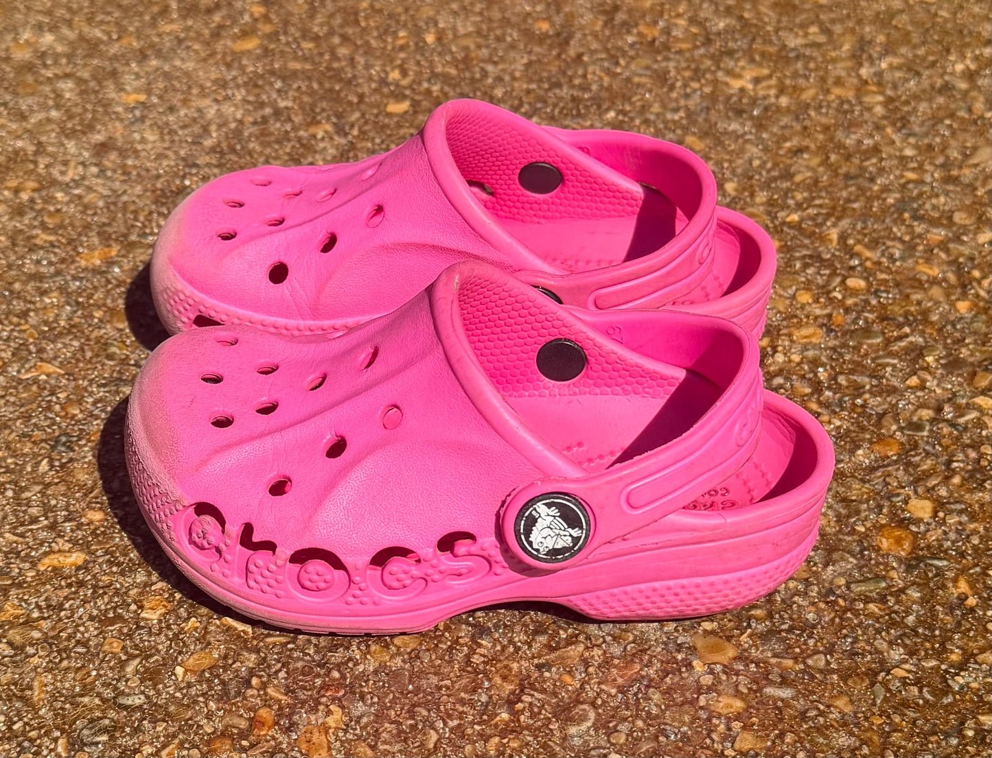 #28 REDUCED Pink Crocs- Little Kid Size 6-7