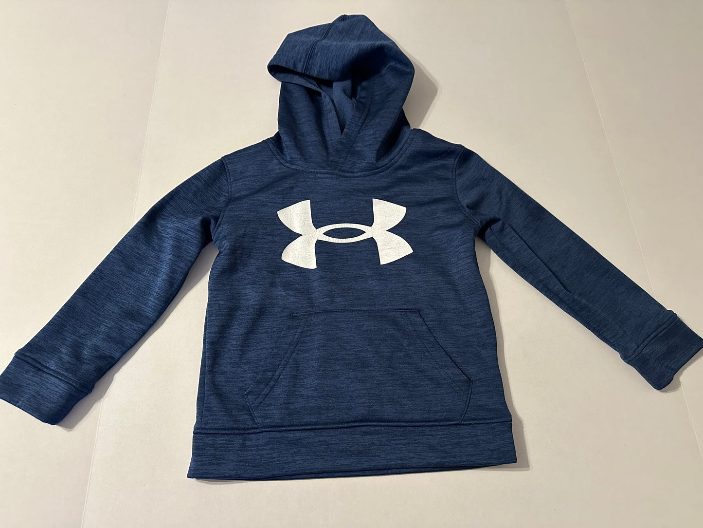 #160 Boys size 4 Under Armour hooded sweatshirt