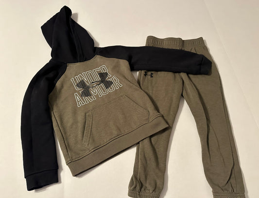 #160 Boys size 4 Under Armour sweatshirt and sweatpants set