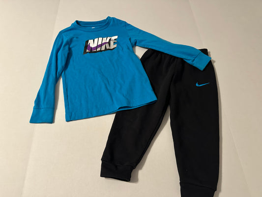 #160 Boys 4T Nike long sleeve shirt and sweatpants