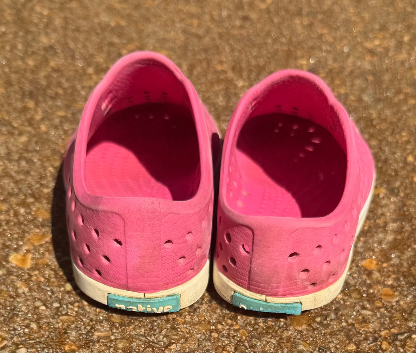 #28 REDUCED Hot Pink Natives- Girls Size C8