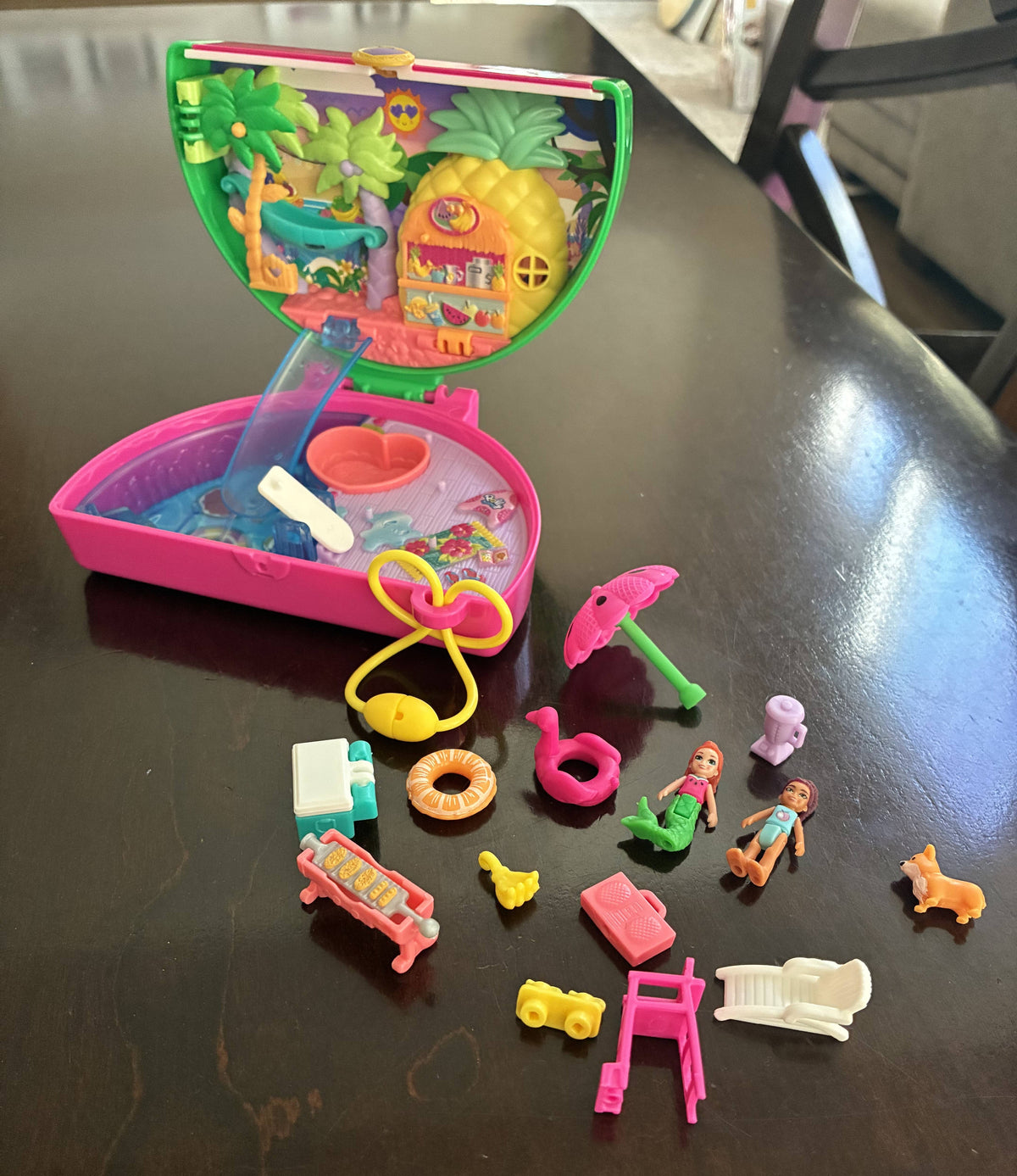#126 Polly Pocket Candy Cutie Gumball Compact and Watermelon Pool Party Compact