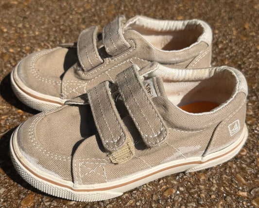 #75 Sperry Boys Shoes, Size 7.5
