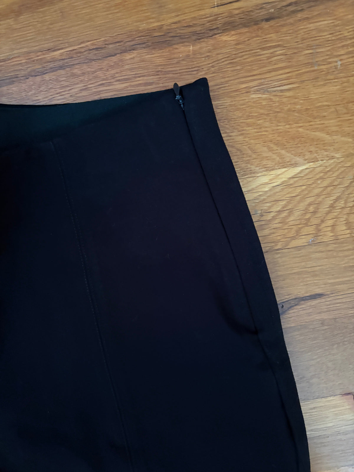 #116 NWOT Quince ultra stretch pointe pintuck ankle pants black large