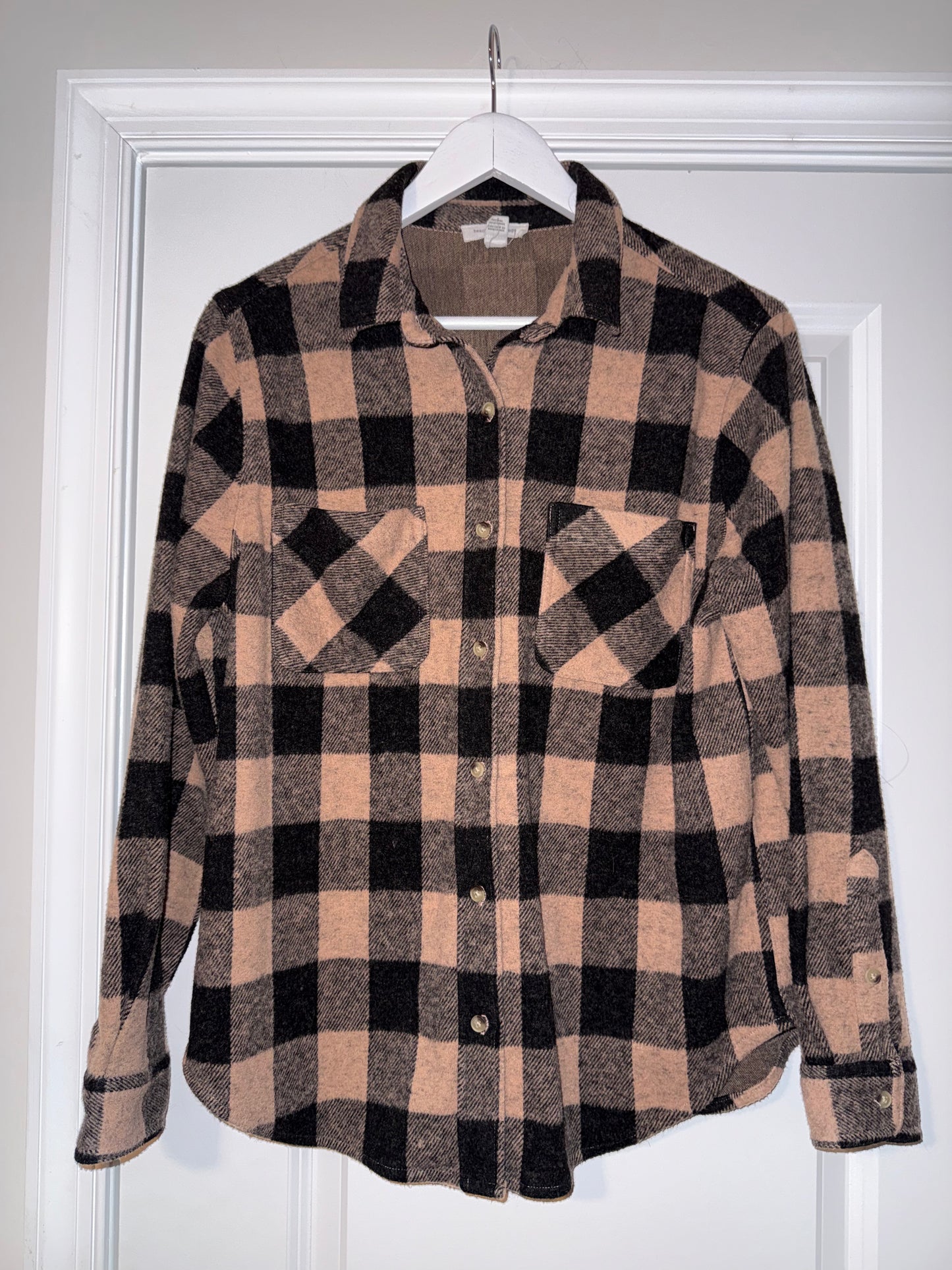 #106: Womens L Beach Lunch Lounge Button Down